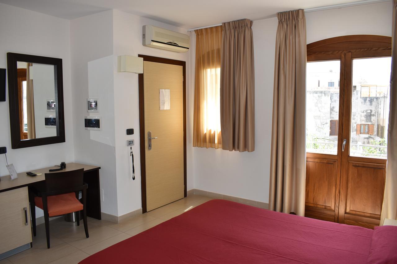 Hotel Il Portico Φαβινιάνα Εξωτερικό φωτογραφία
