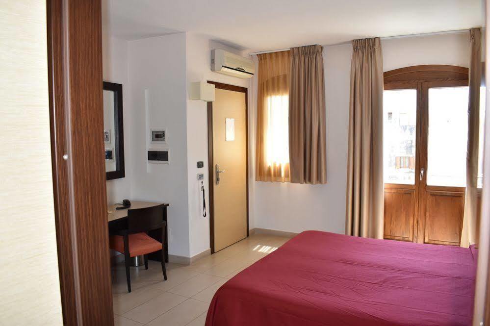 Hotel Il Portico Φαβινιάνα Εξωτερικό φωτογραφία